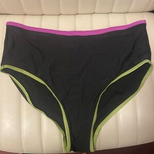 Plus size swim bottom 1x- never worn